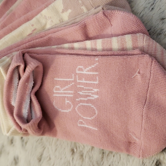 New In Pkg. Rae Dunn Sock Bundle - Picture 2 of 11